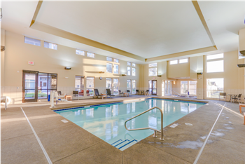 Indoor saltwater pool & spa